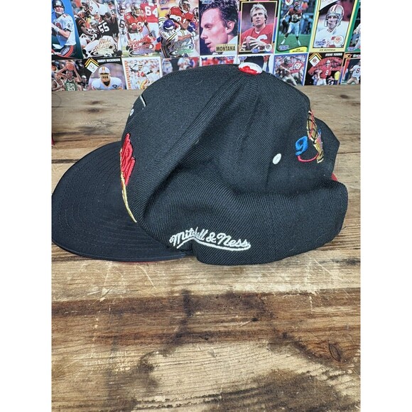 Mitchell & Ness Black NBA Chicago Bulls 1996 Champions Wave Snapback Hat - Picture 2 of 7